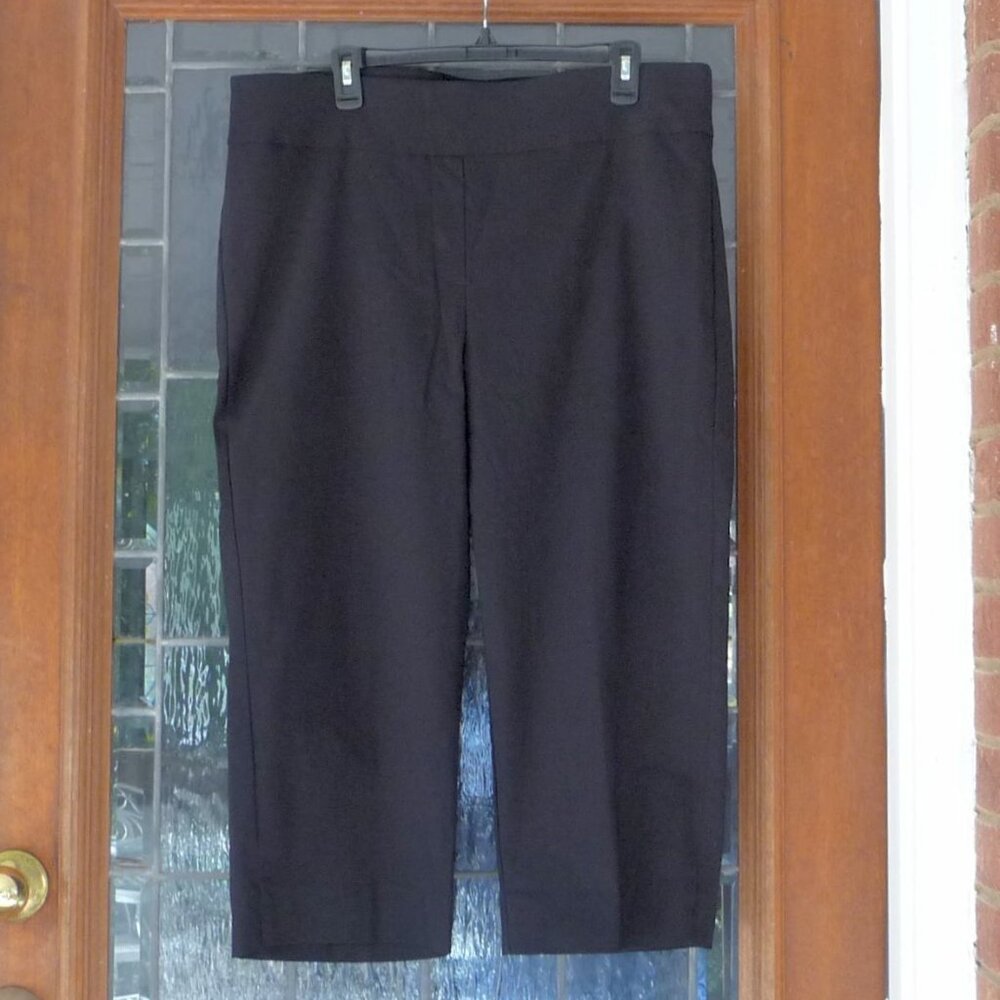 SIZE 18W PULL ON STRETCH CAPRI BLACK